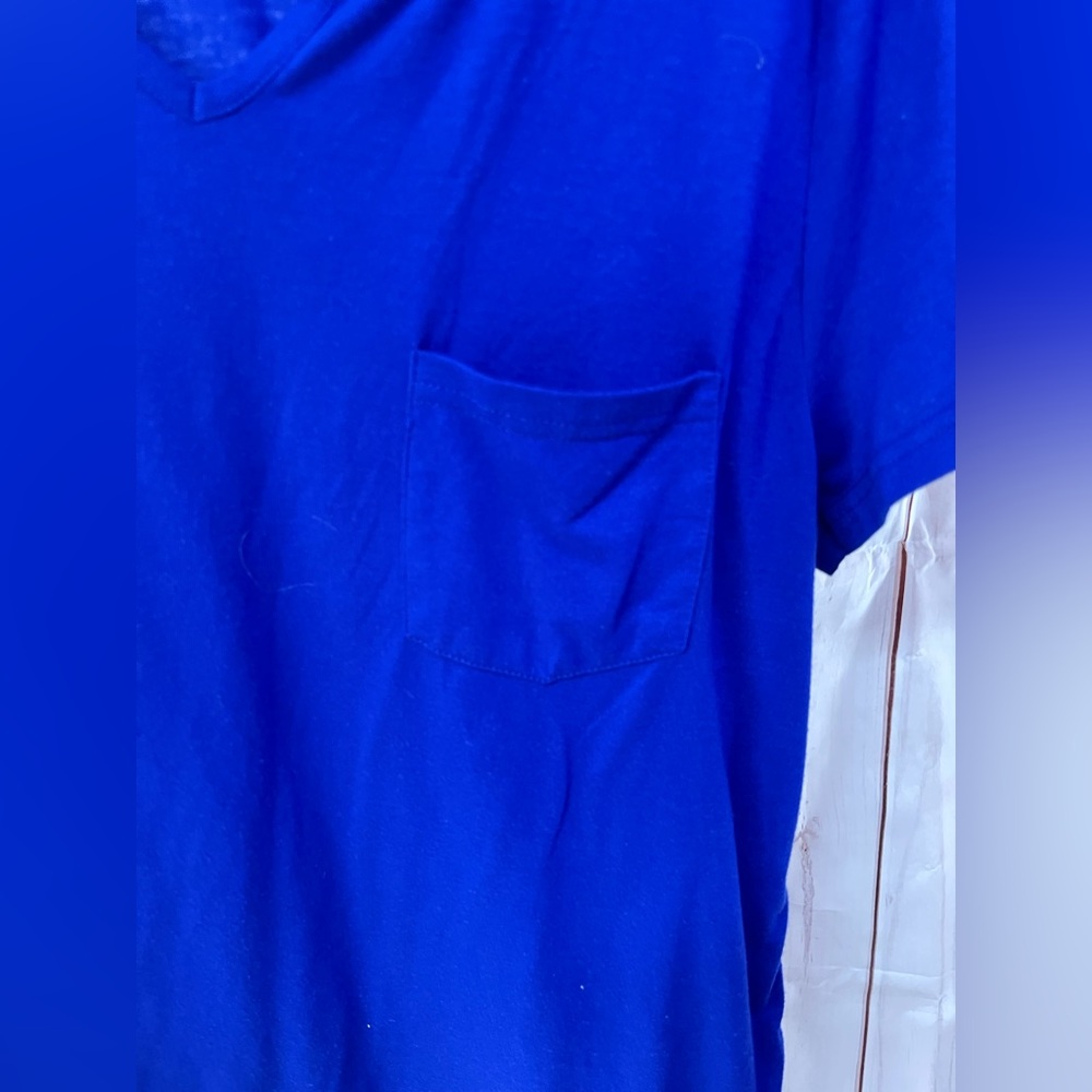 🌹Vibrant Blue V-Neck T-Shirt